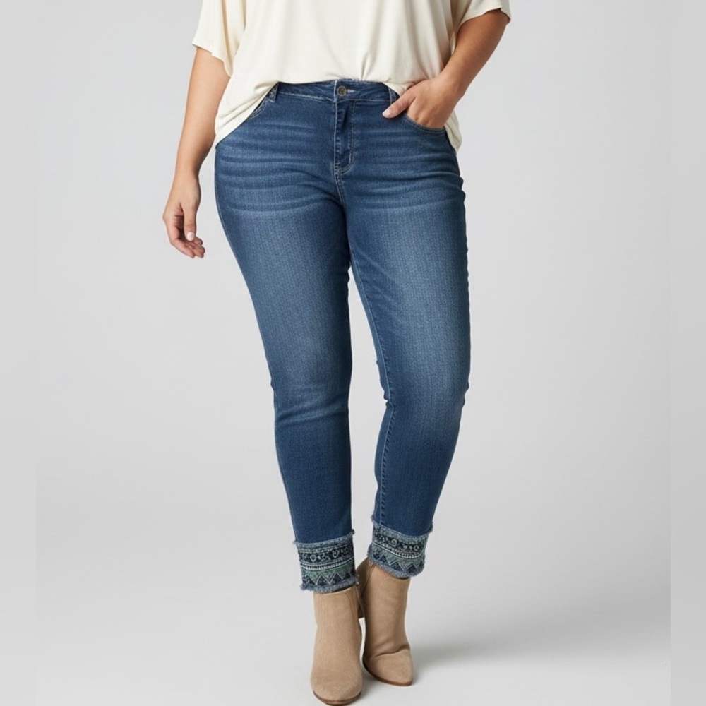 NWT Golden Girls GG Jeans Size 18W Ankle Embroidered Embellished Hem Blue